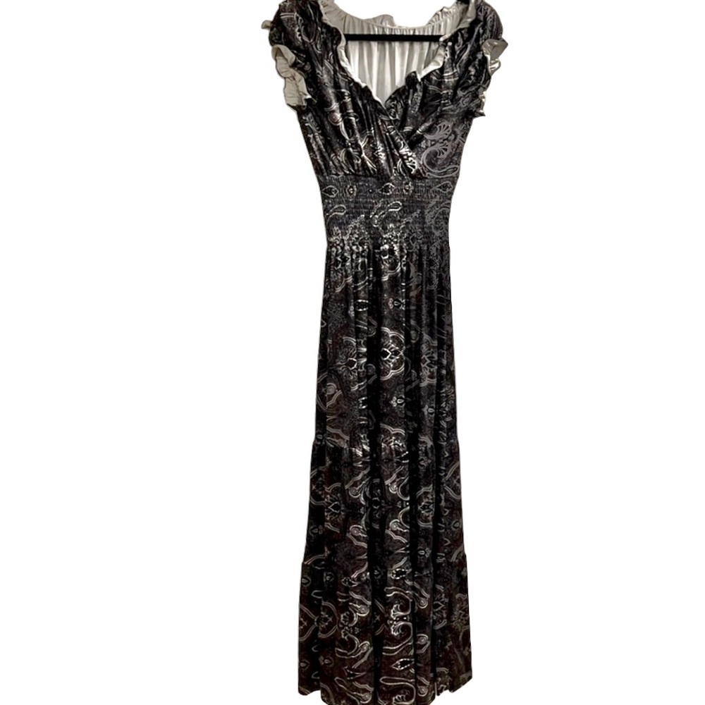 Brand, new, silky, gray, white, and black maxi dress. This is a no-name brand.